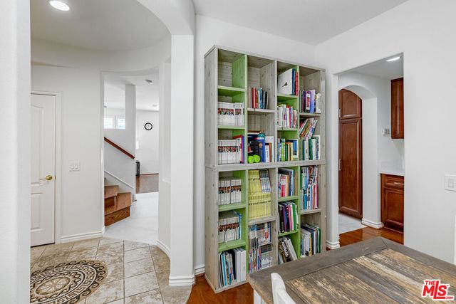 25684 Via Ventana, Valencia, CA 91381