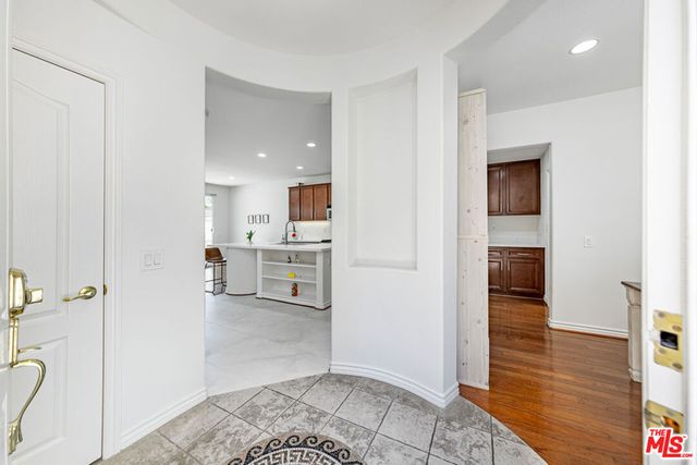 25684 Via Ventana, Valencia, CA 91381