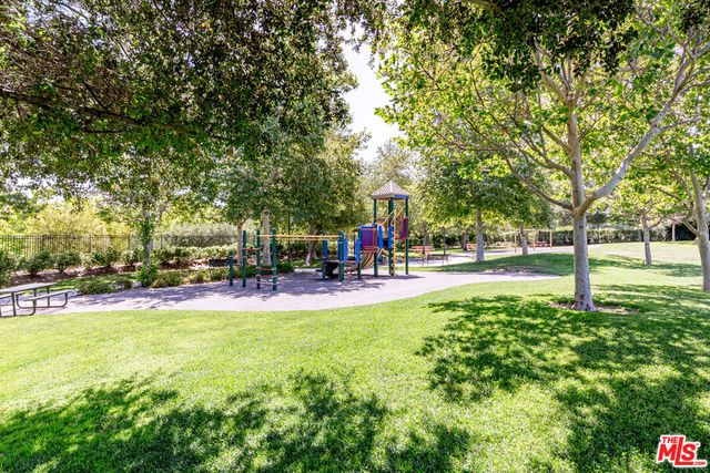 25684 Via Ventana, Valencia, CA 91381