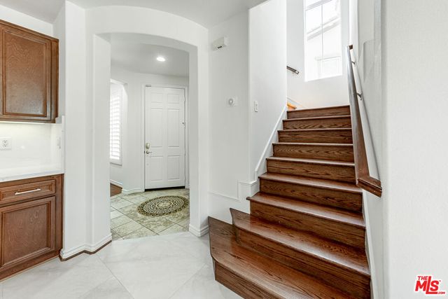 25684 Via Ventana, Valencia, CA 91381