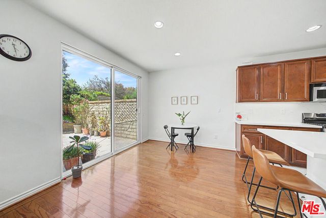 25684 Via Ventana, Valencia, CA 91381