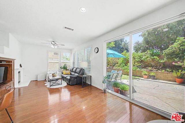 25684 Via Ventana, Valencia, CA 91381