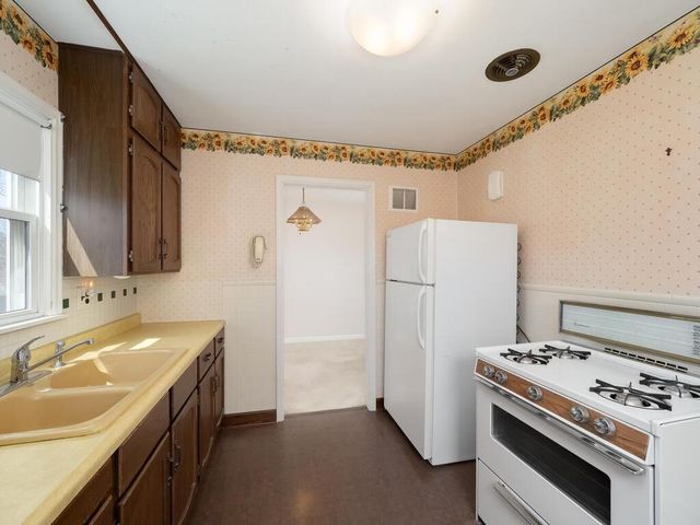 3036 Nevada Avenue S, Saint Louis Park, MN 55426