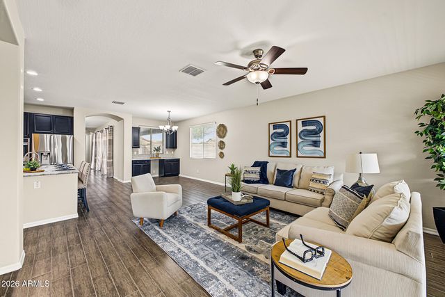 1075 W REDWOOD Avenue, Queen Creek, AZ 85140