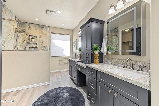1075 W REDWOOD Avenue, Queen Creek, AZ 85140