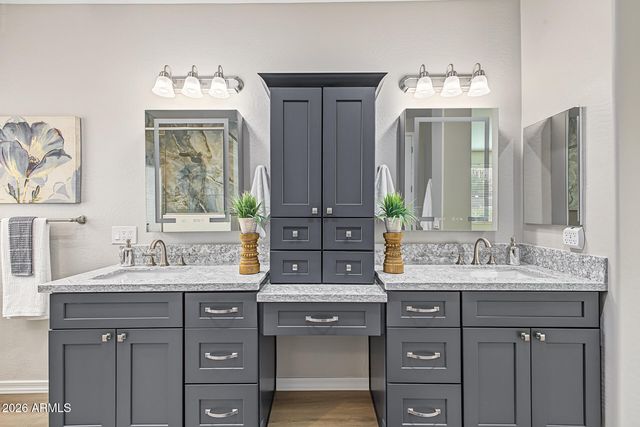 1075 W REDWOOD Avenue, Queen Creek, AZ 85140