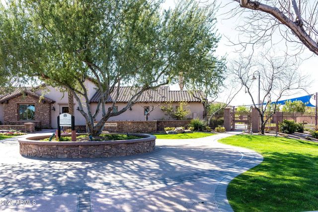 1075 W REDWOOD Avenue, Queen Creek, AZ 85140