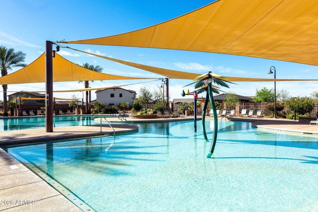 1075 W REDWOOD Avenue, Queen Creek, AZ 85140
