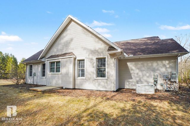 2910 Ginger Drive, Coleman, MI 48618