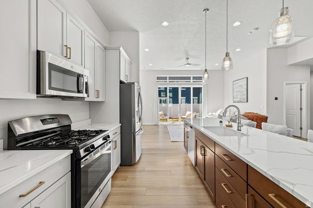 2924 S 2500 W, Syracuse, UT 84075