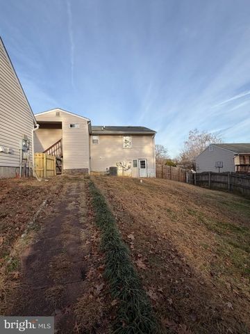 10310 MEADOWVIEW DR, Fredericksburg, VA 22408
