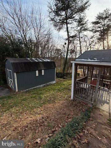 10310 MEADOWVIEW DR, Fredericksburg, VA 22408