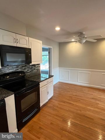 10310 MEADOWVIEW DR, Fredericksburg, VA 22408