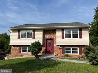 10310 MEADOWVIEW DR, Fredericksburg, VA 22408