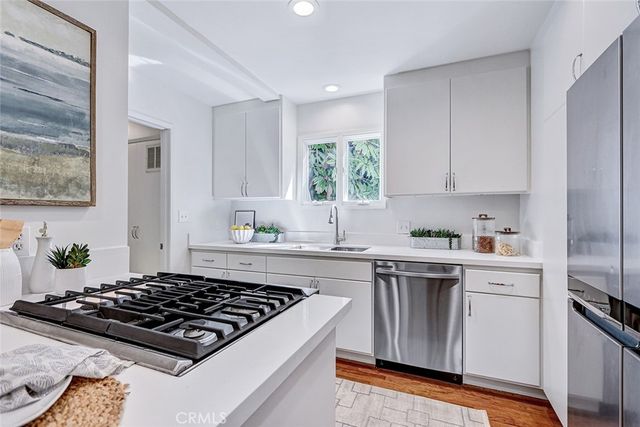 2328 Beach Avenue, Venice, CA 90291