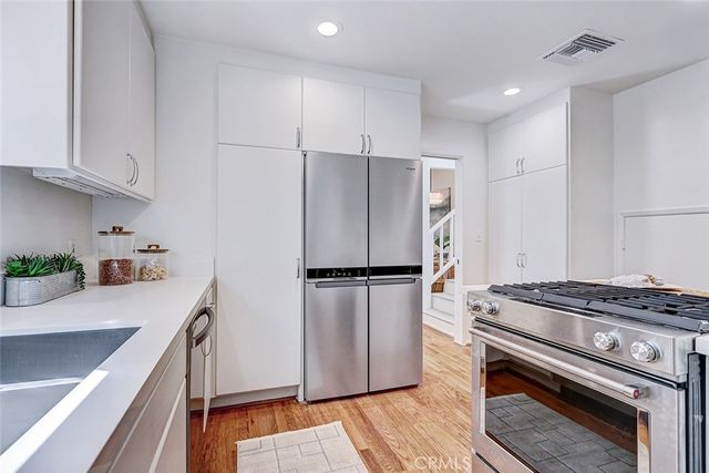 2328 Beach Avenue, Venice, CA 90291