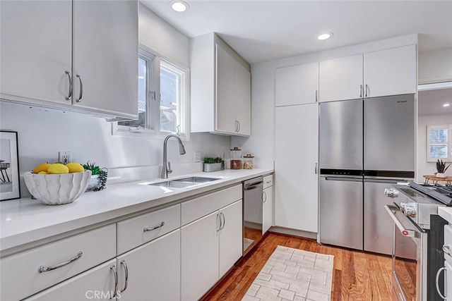 2328 Beach Avenue, Venice, CA 90291