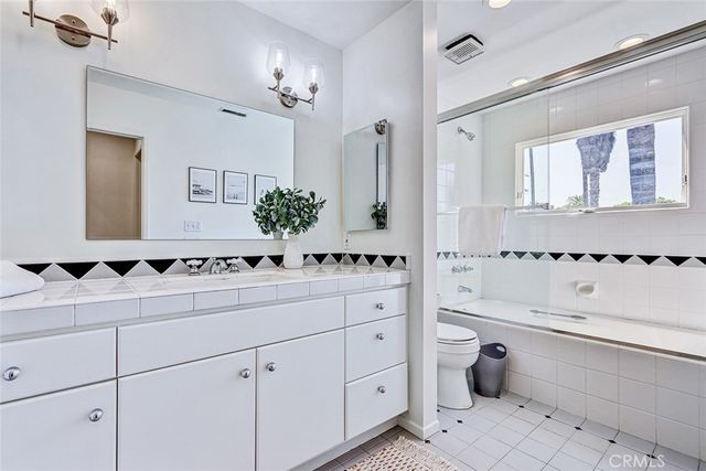 2328 Beach Avenue, Venice, CA 90291