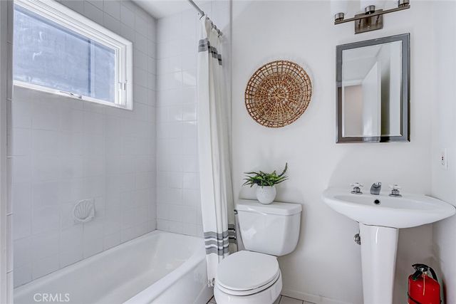 2328 Beach Avenue, Venice, CA 90291