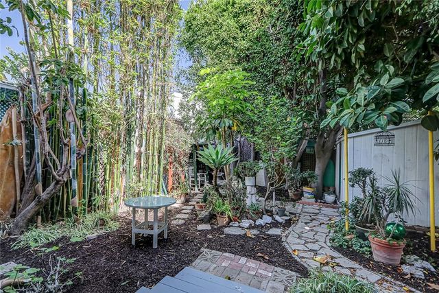 2328 Beach Avenue, Venice, CA 90291