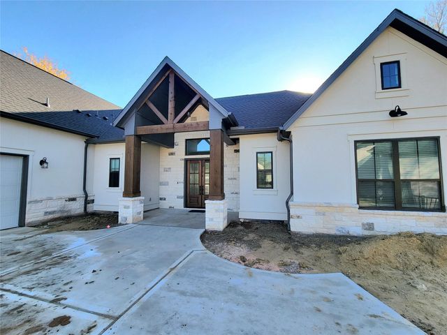 64 Carmel Court, Montgomery, TX 77356