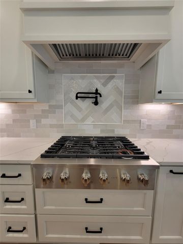 64 Carmel Court, Montgomery, TX 77356