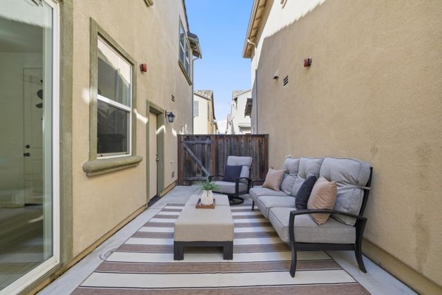 115 Lusitano Way, Gilroy, CA 95020