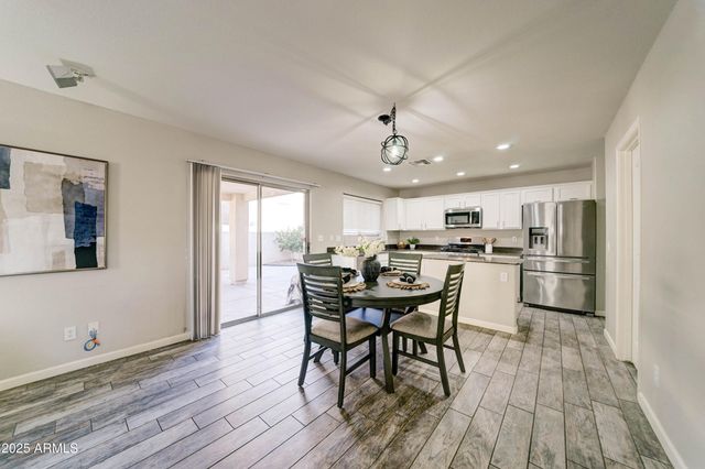 8530 E KIVA Avenue, Mesa, AZ 85209