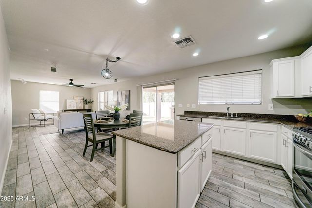 8530 E KIVA Avenue, Mesa, AZ 85209