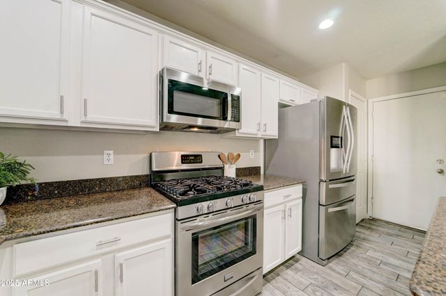 8530 E KIVA Avenue, Mesa, AZ 85209