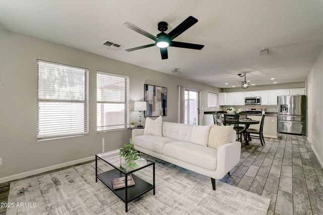 8530 E KIVA Avenue, Mesa, AZ 85209