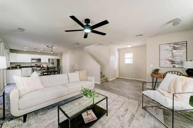 8530 E KIVA Avenue, Mesa, AZ 85209