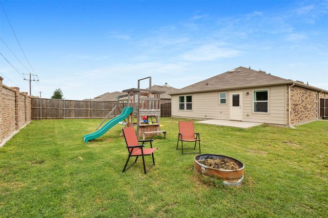 1914 Waggoner Drive, Aubrey, TX 76227