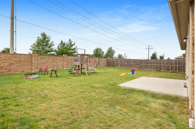 1914 Waggoner Drive, Aubrey, TX 76227
