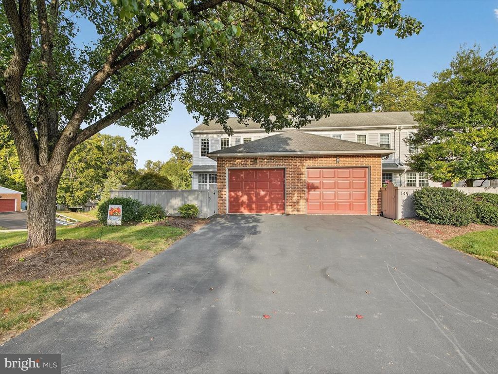 151 PINNACLE POINT DR, Lancaster, PA 17601
