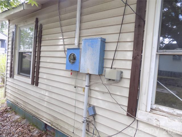 604 W Harrison Avenue, Gastonia, NC 28052