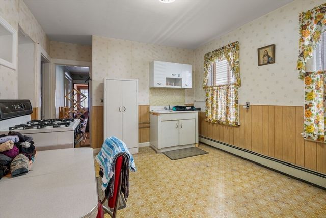 25 Howell St, Boston, MA 02125