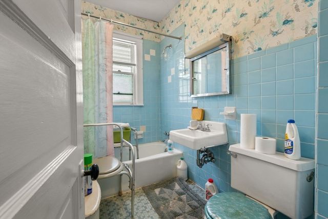 25 Howell St, Boston, MA 02125