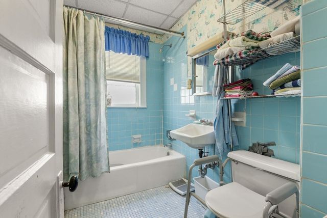25 Howell St, Boston, MA 02125