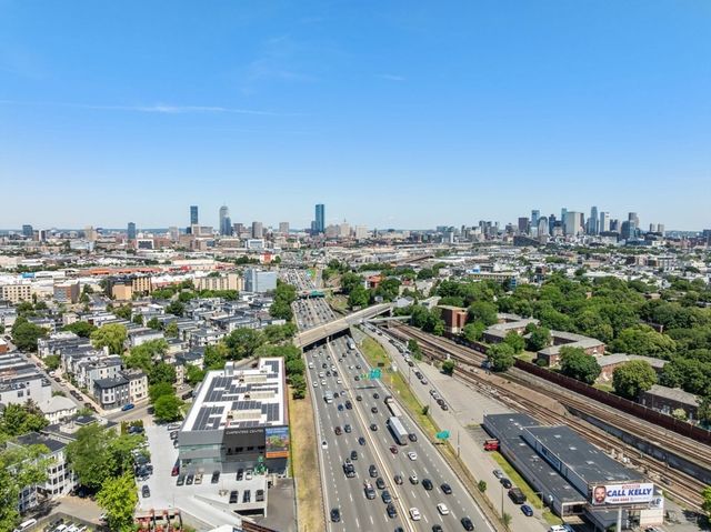 25 Howell St, Boston, MA 02125