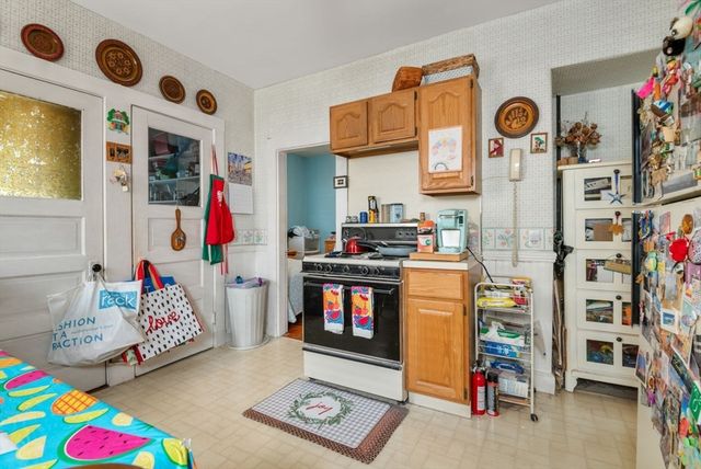 25 Howell St, Boston, MA 02125
