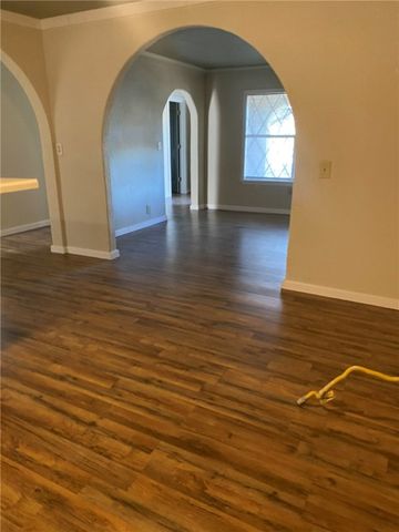 1401 E Henrietta Ave, Kingsville, TX 78363