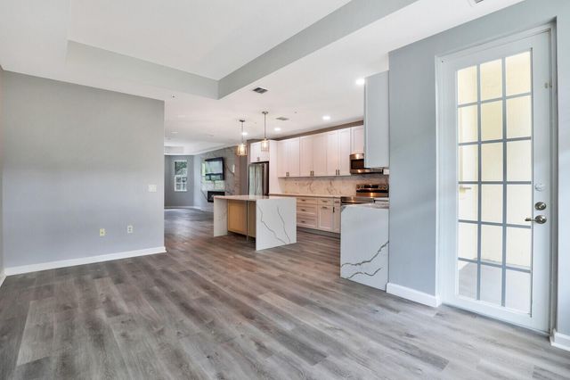 2425 San Pietro Circle, Palm Beach Gardens, FL 33410