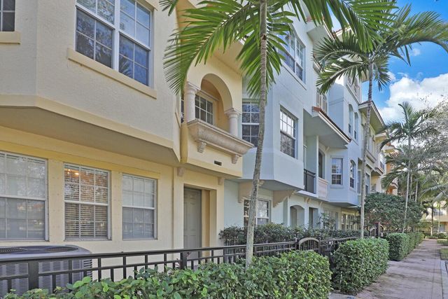 2425 San Pietro Circle, Palm Beach Gardens, FL 33410
