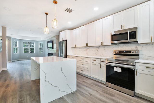 2425 San Pietro Circle, Palm Beach Gardens, FL 33410