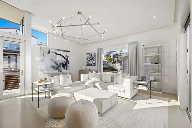 232 Hazel, Corona Del Mar, CA 92625