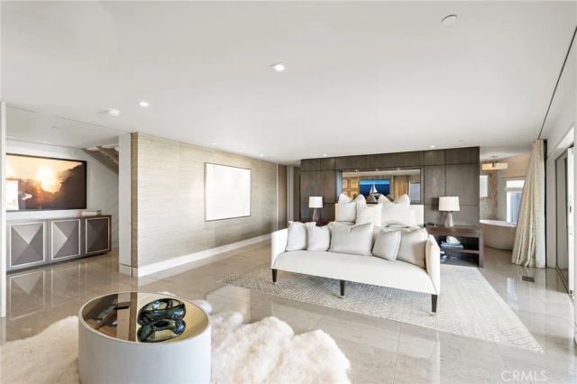 232 Hazel, Corona Del Mar, CA 92625