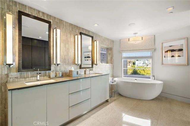 232 Hazel, Corona Del Mar, CA 92625