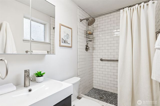 2051 NE 97th Street, Seattle, WA 98115