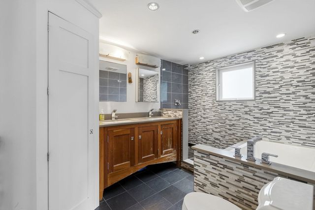 917 Newman Ave, Seekonk, MA 02771